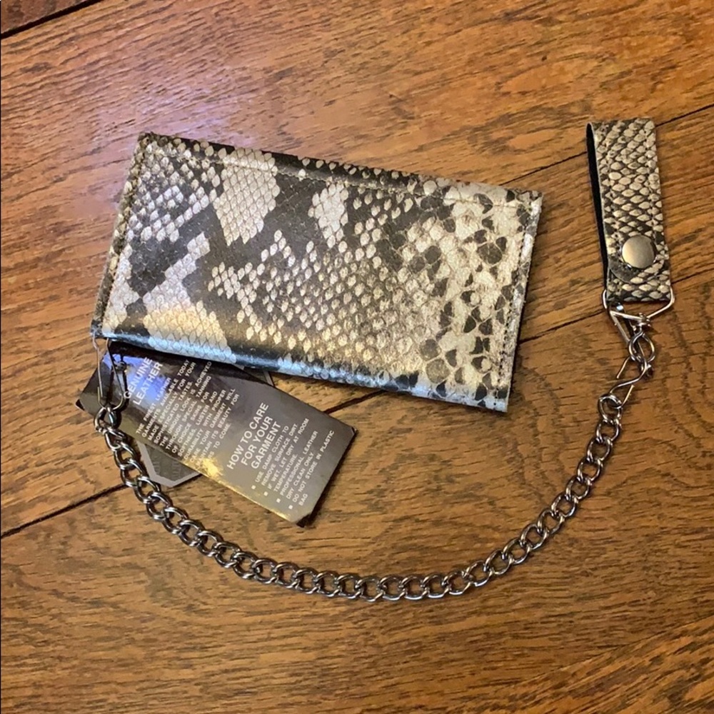 New Leather Wallet with Chain & 6 Harley Patches